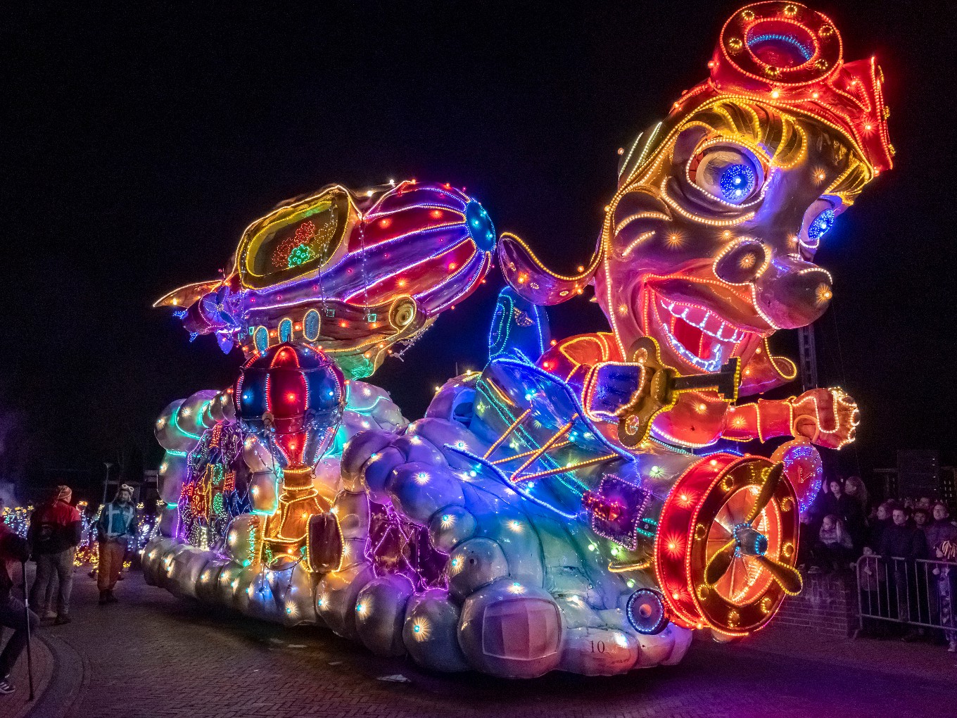 Archieffoto Verlichte optocht in Lemelerveld. Foto Martin Zwakenberg.