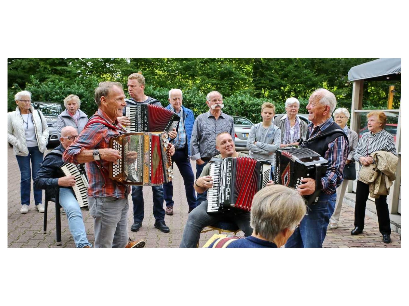 Accordeonisten houden gezellige trefdag bij ’t Witte Peerd