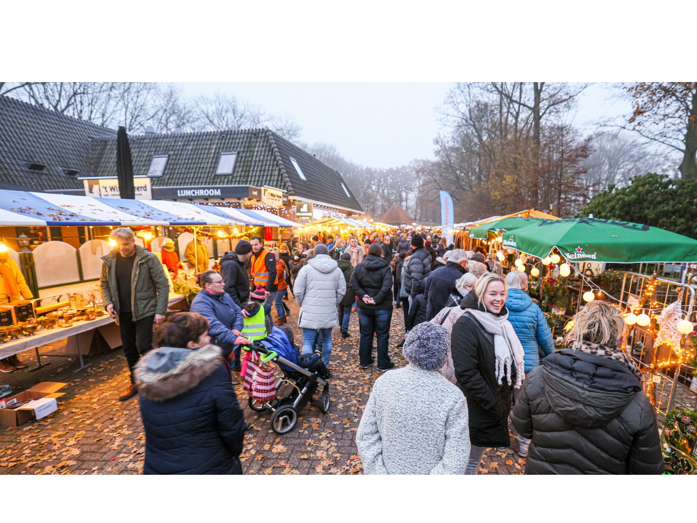 Sfeervolle Kerstmarkt in Nieuwleusen weer drukbezocht