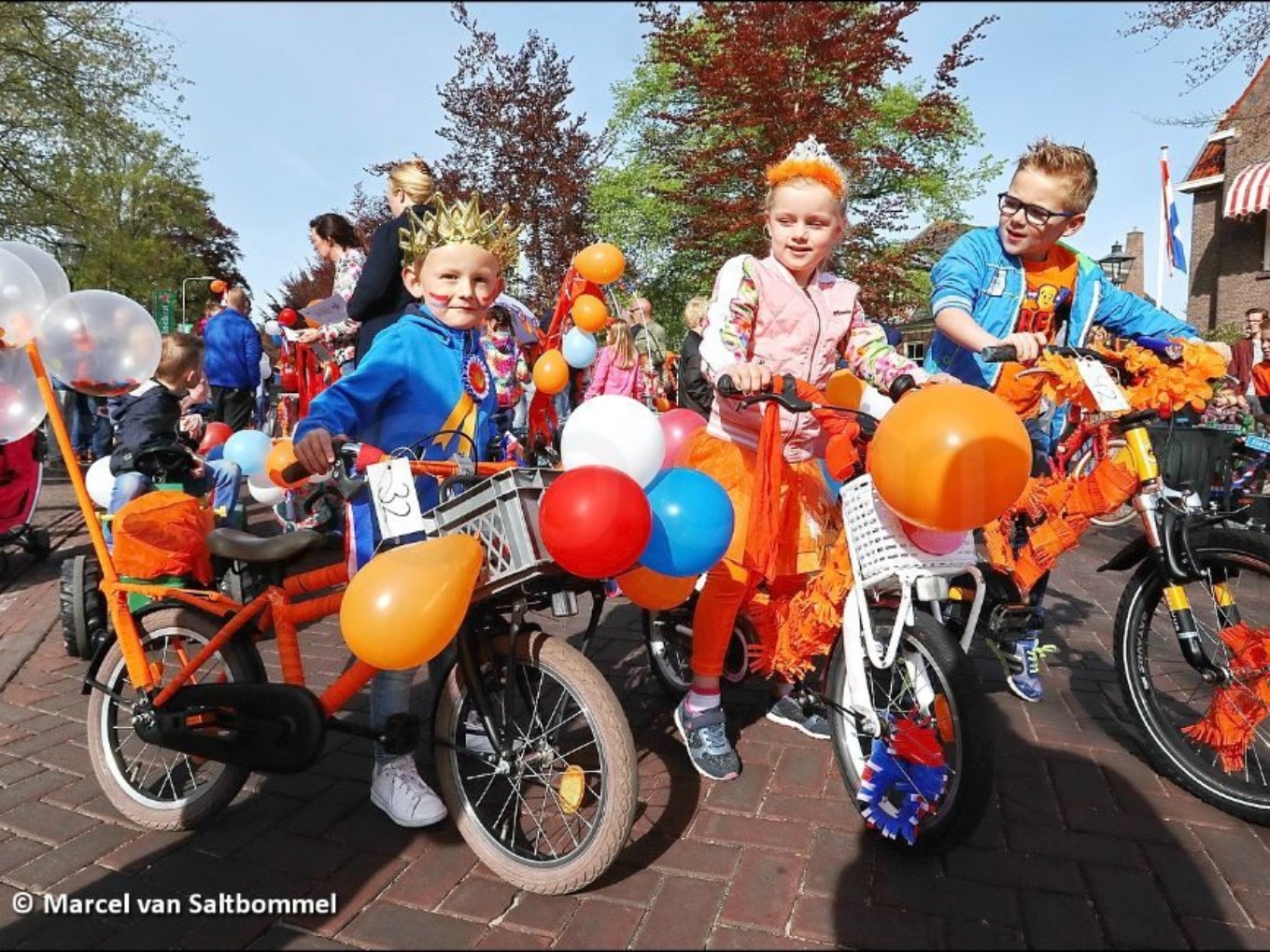 Koningsdag weer uitbundig gevierd in Dalfsen