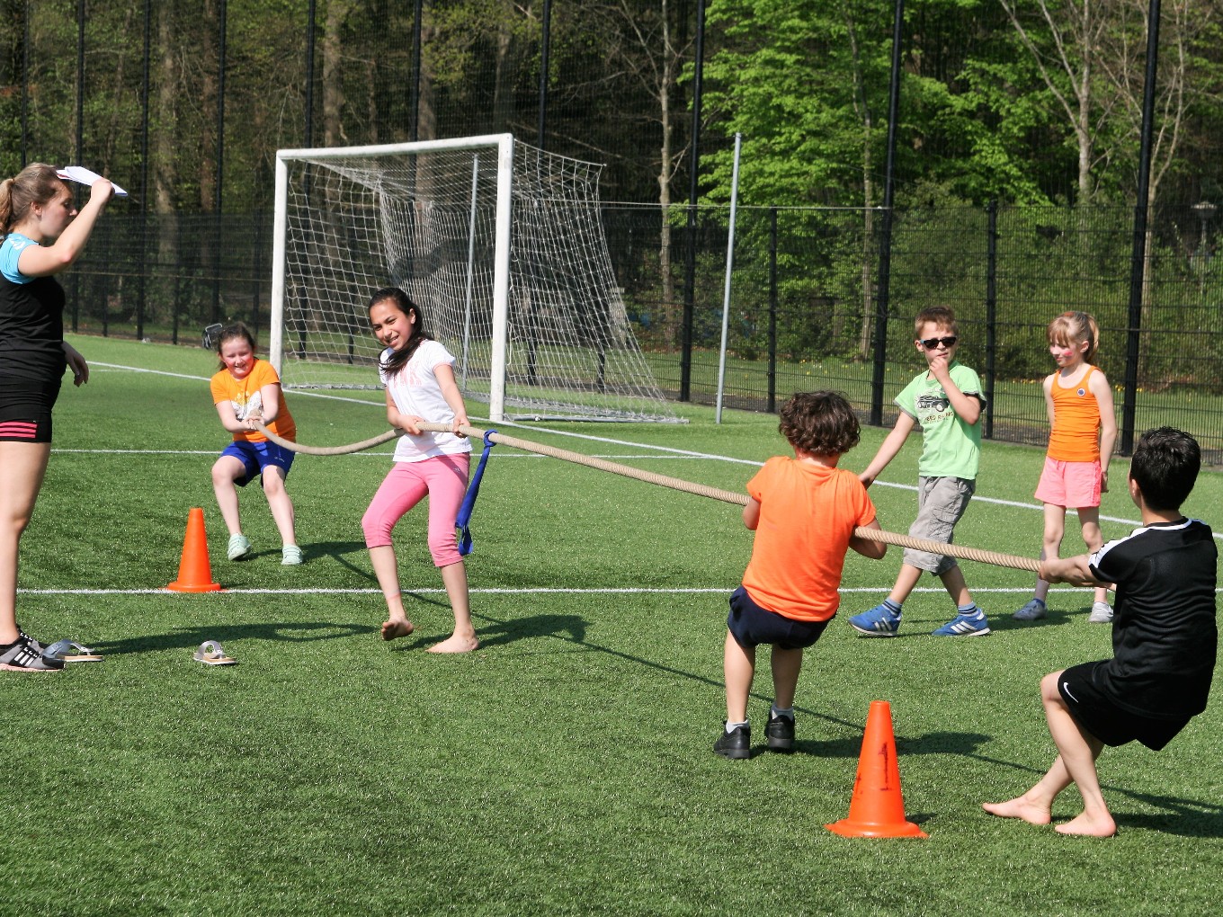 Koningsspelen weer zonnig en sportief Oranjefeest