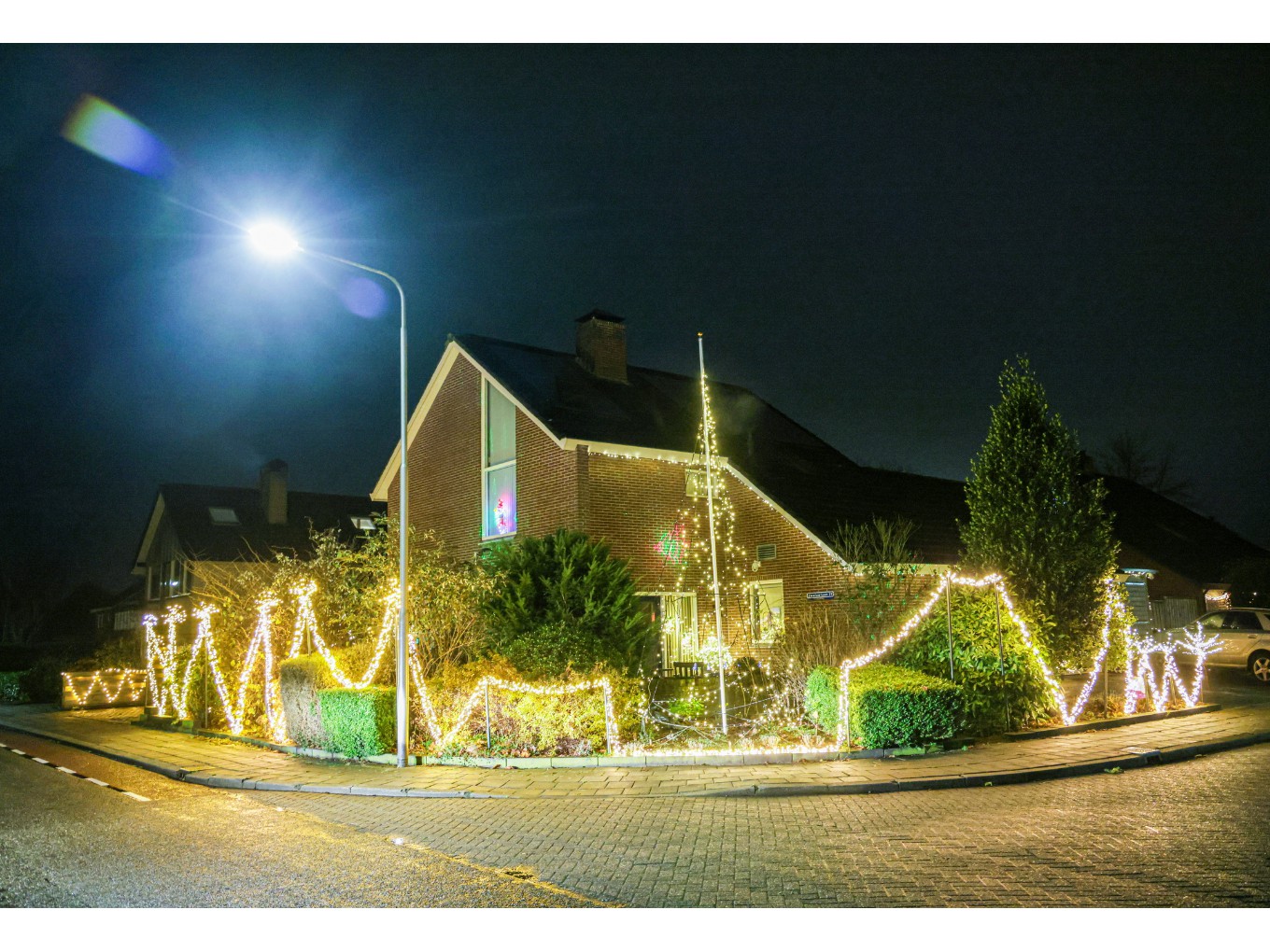 Weer Kerstlichtjeswandeling in Nieuwleusen