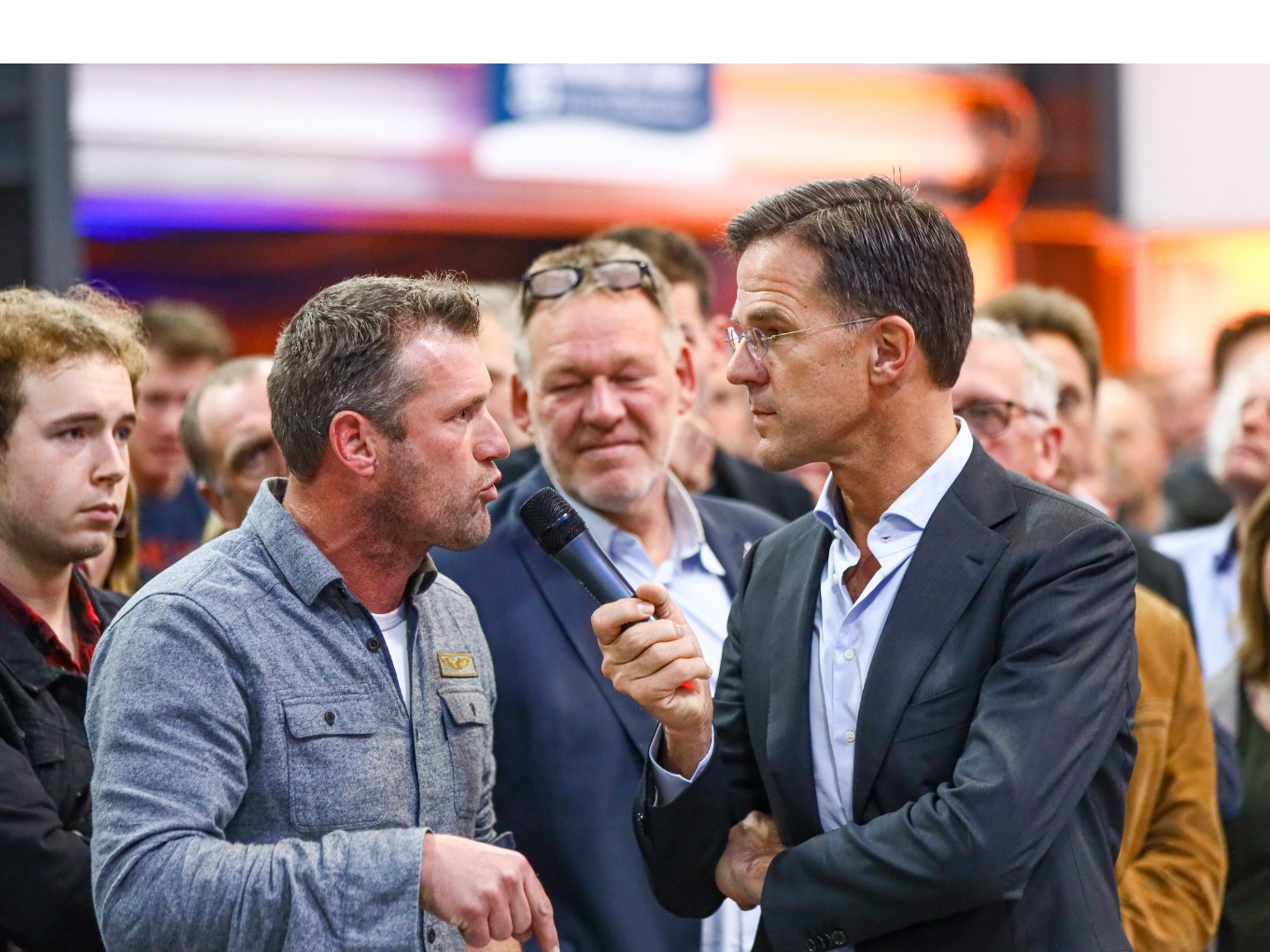 Mark Rutte praat in Vinkenbuurt met boeren over stikstofproblematiek