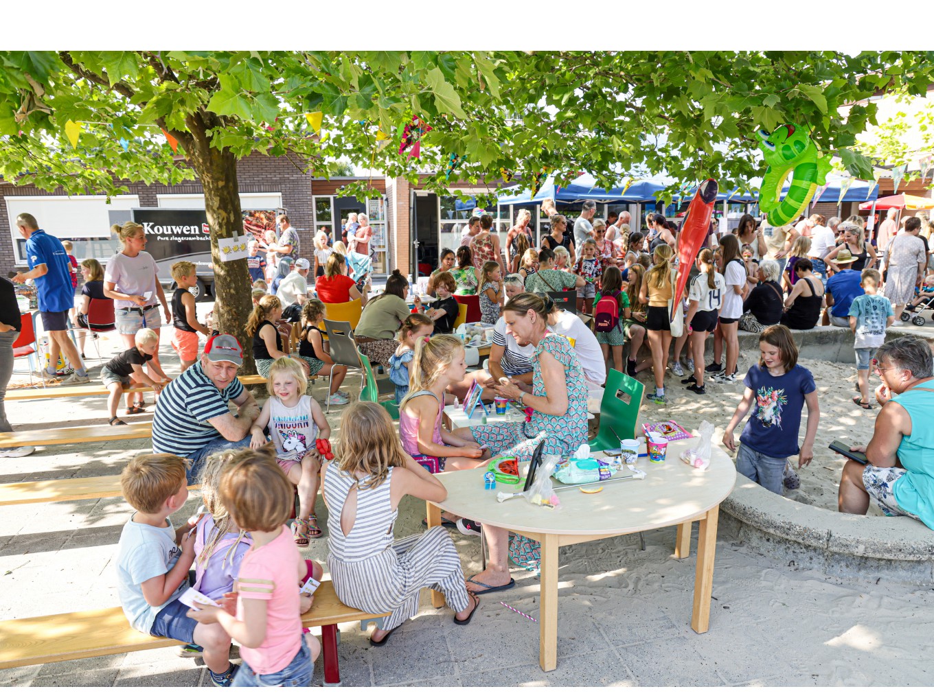 Obs De Tweemaster in Nieuwleusen viert zonnig zomerfeest