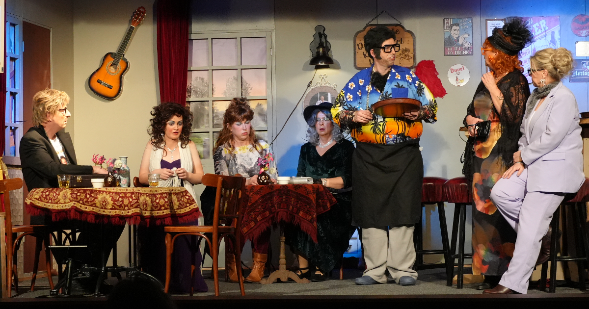 Oleu brengt vrolijk stuk over Drie Droevige Dames