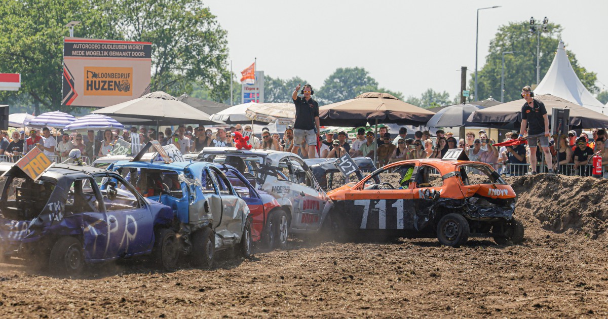 Tropische Autorodeo in Oudleusen