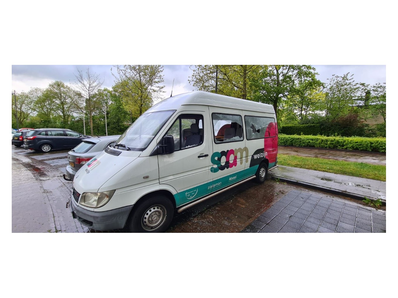 Vernielingen aan bus Saam Welzijn in Dalfsen