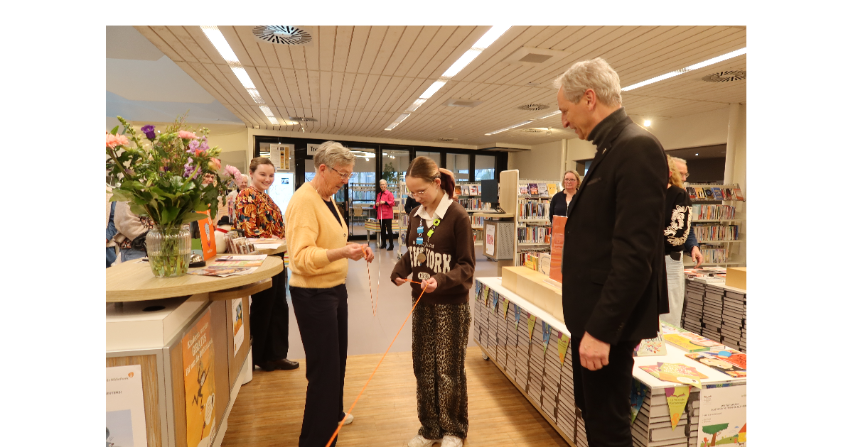 Geheugenpunt en kinderhoek in bibliotheek Dalfsen feestelijk geopend