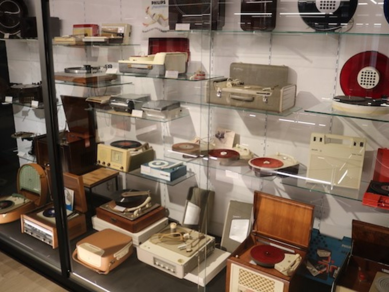 Grammofoonmuseum weer open op nieuwe locatie in Nieuwleusen