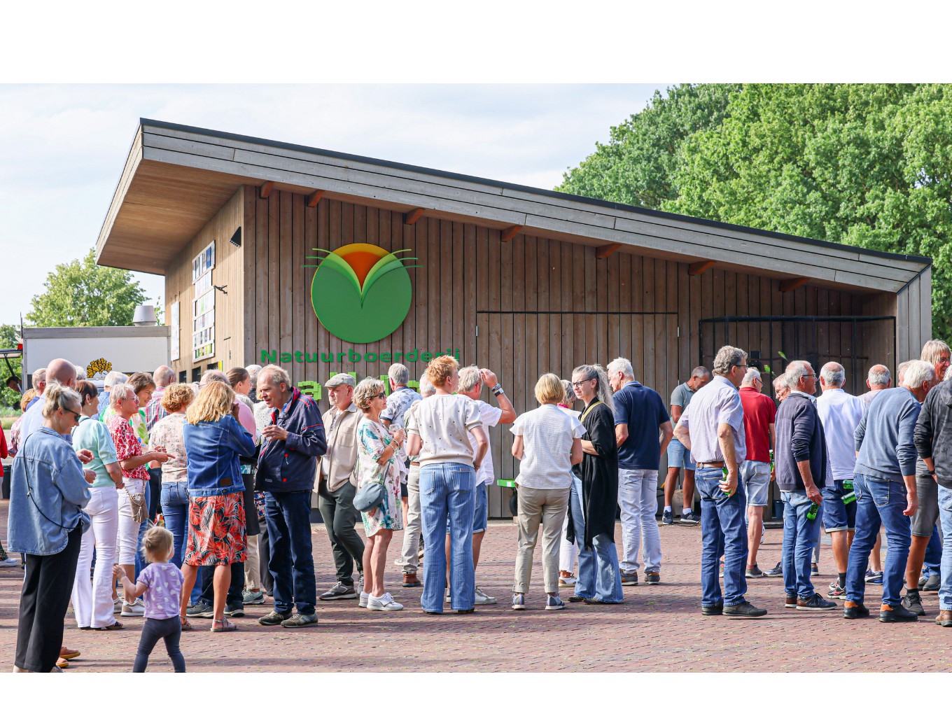 Fysiek logo siert nu stal van Natuurboerderij BalkInn in Nieuwleusen