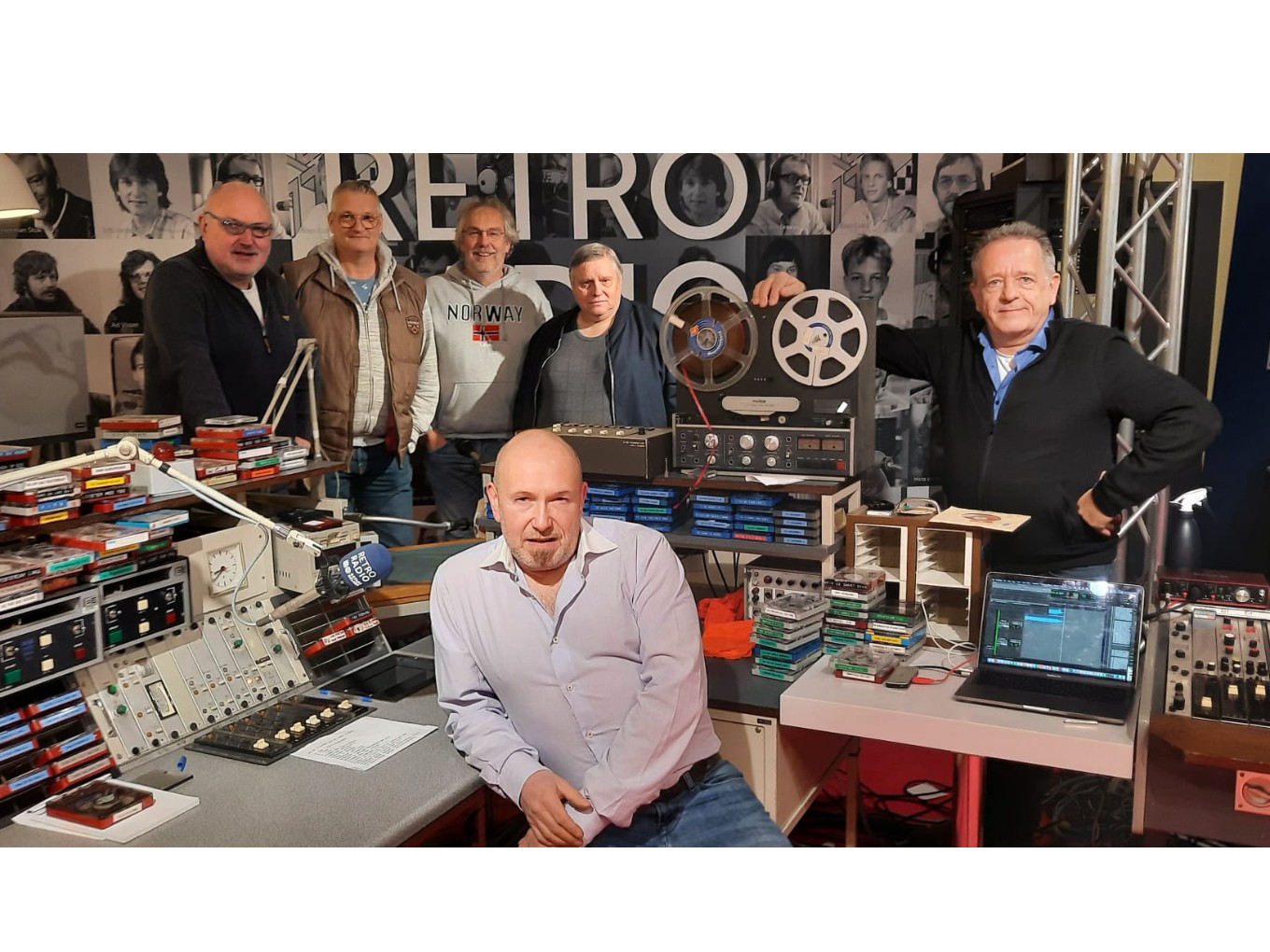 Eerste DJ-tafel uit 1971 te bewonderen op Vintage en Techniekbeurs