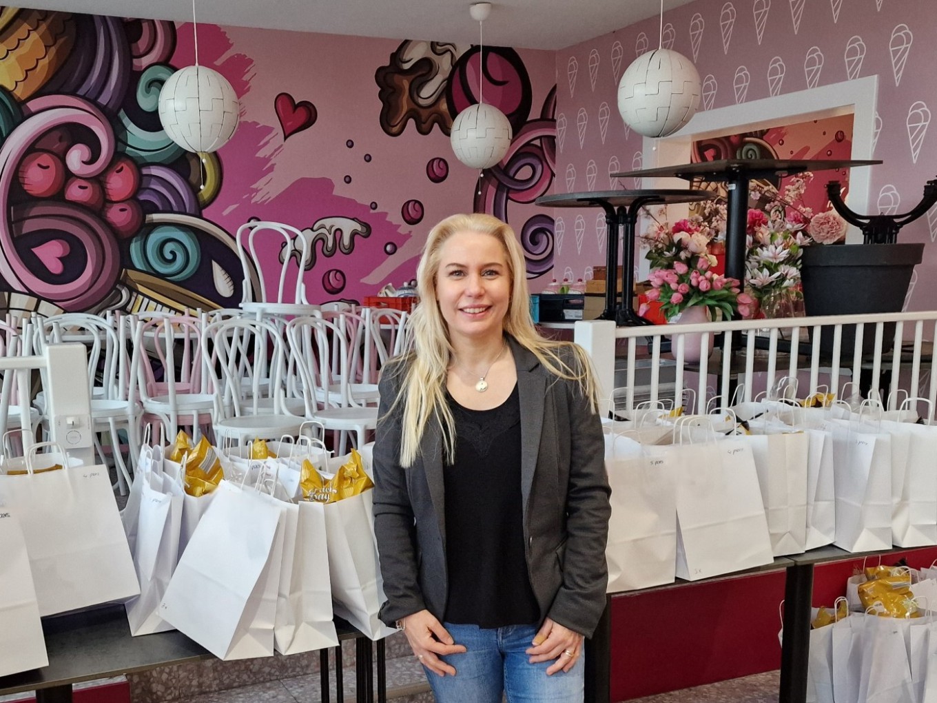 Koken voor kerst,  een initiatief van Annet Rumengan-Roons