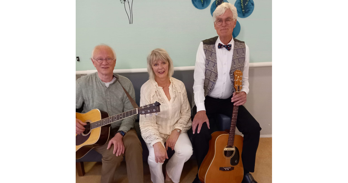 Mevrouw Vlinder met kerstliedjes en ballads in Grammofoonmuseum Nieuwleusen