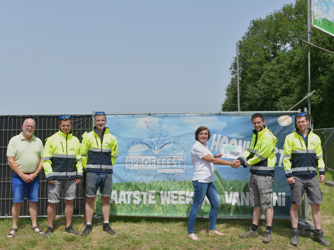 Hoonhorst gaat ‘kloep’m’ tijdens Sproeifeest