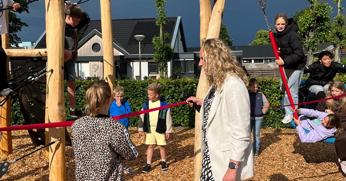 Succesvol Zaaierfeest met opening nieuwe speeltoestellen