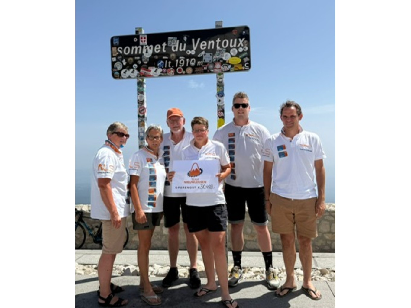 Tour du ALS Team Nieuwleusen beklimt Mont Ventoux