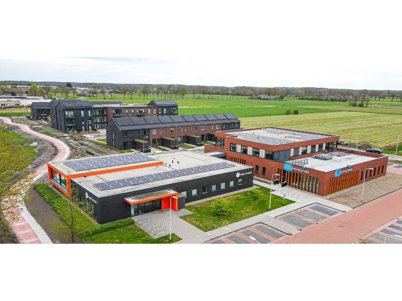 Open dag Paramedisch centrum en Dierenkliniek in Nieuwleusen