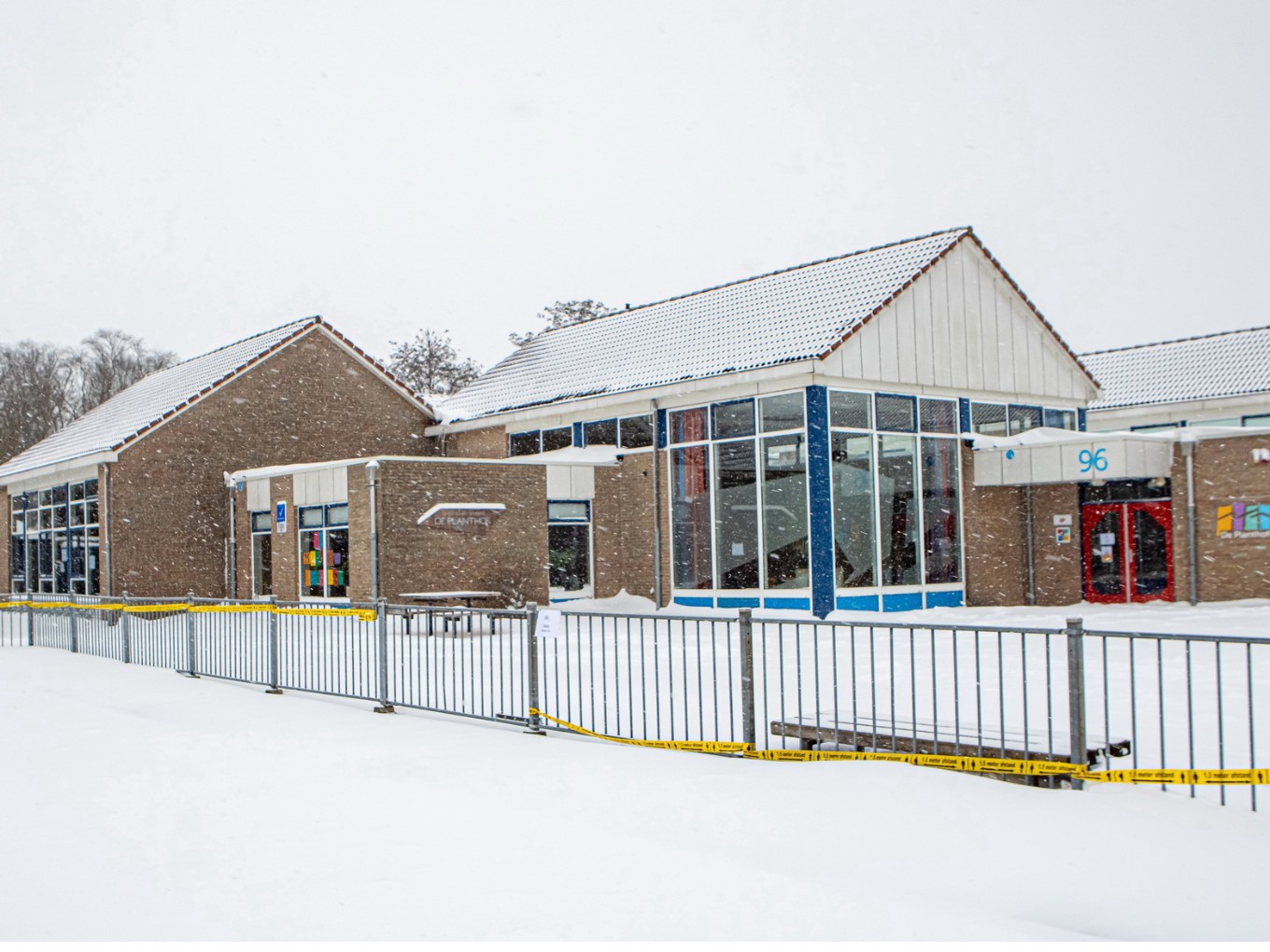 Basisscholen en kinderdagverblijven hebben hun deuren weer geopend