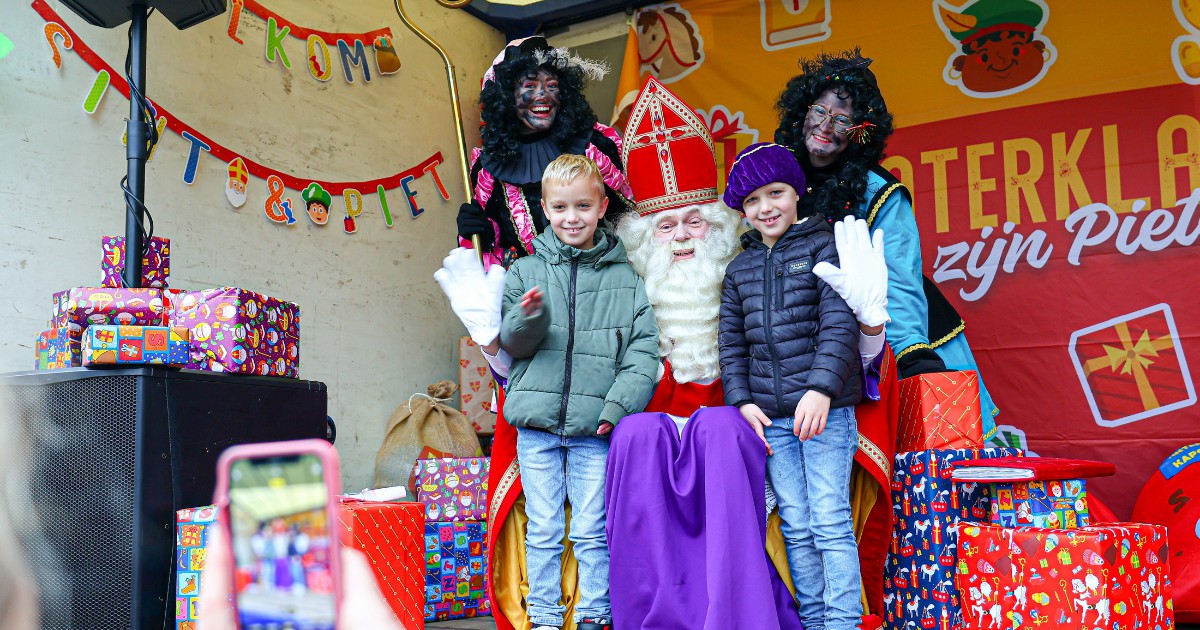 Sinterklaas vaart zaterdag met Vechtzomp naar Dalfsen