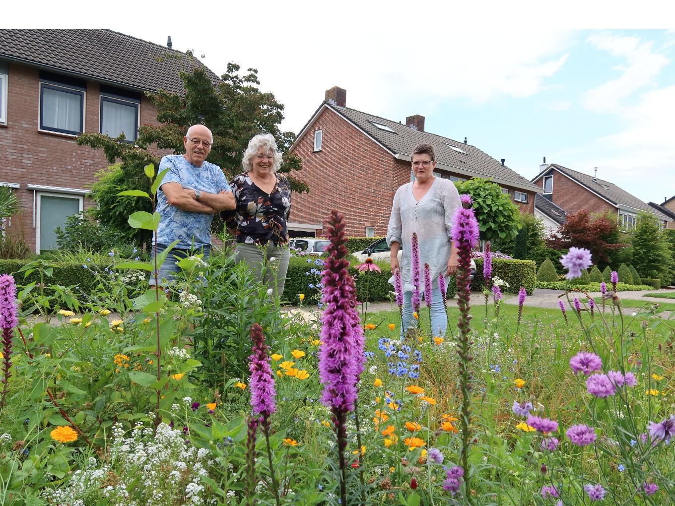 Bijen en vlinders worden goed verzorgd aan de Wethouder Reuverslaan