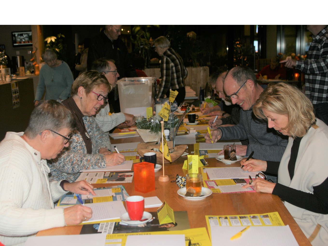 Dorpsgenoten schrijven brieven voor Write for Rights