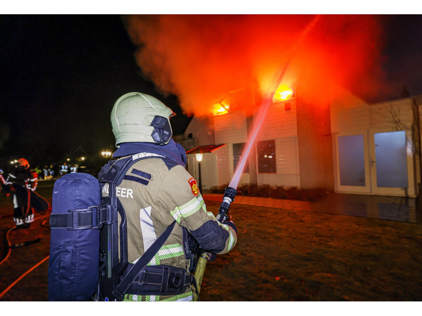 Bezoekers Optisport Dalfsen getuige van brandweeroefening