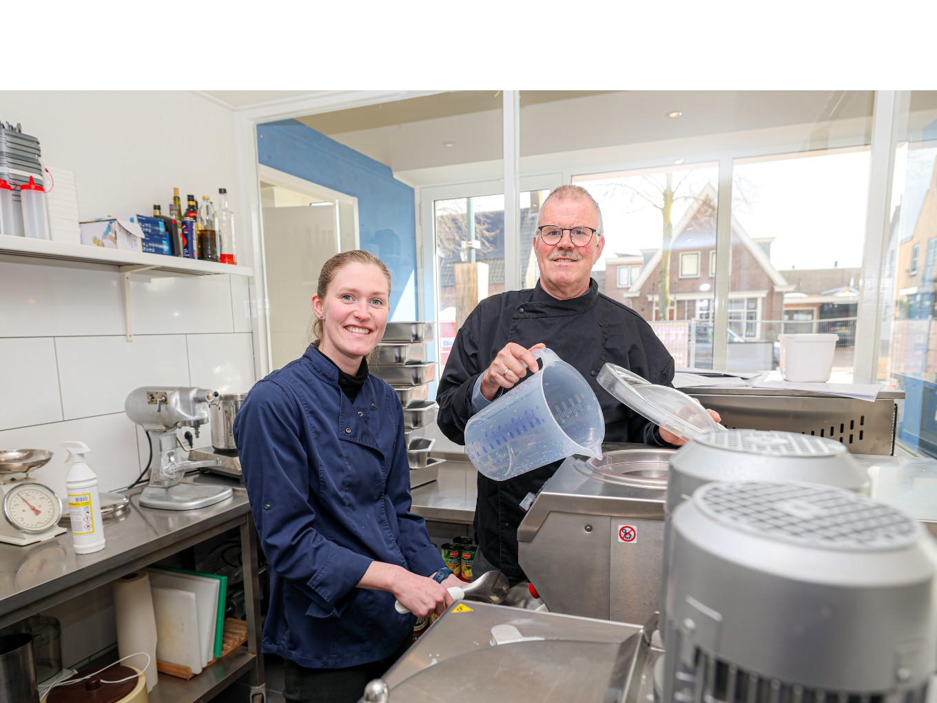 IJssalon Yanice opent de deuren in Nieuwleusen