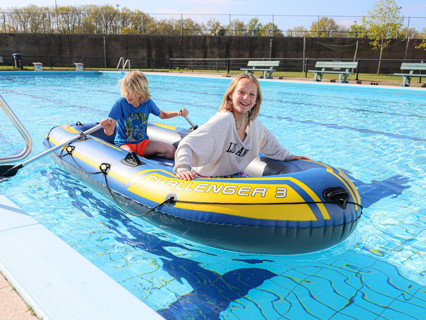 Kinderburgemeester Milou Groen opent Dalfser zwemseizoen