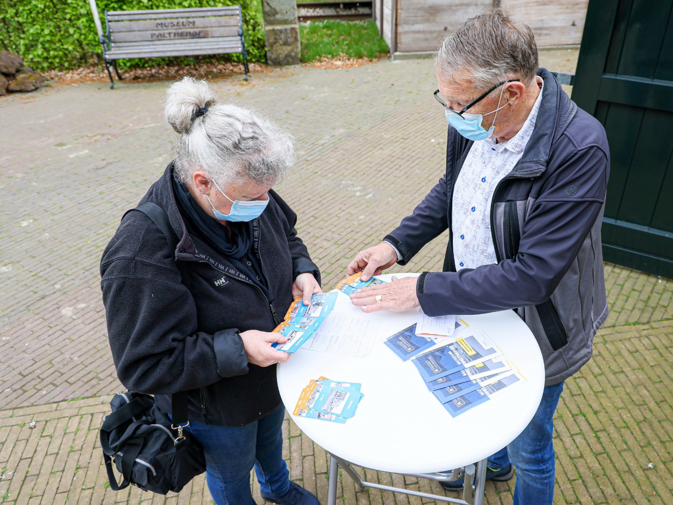 Geslaagde ruilmiddag bij het Palthehof Museum
