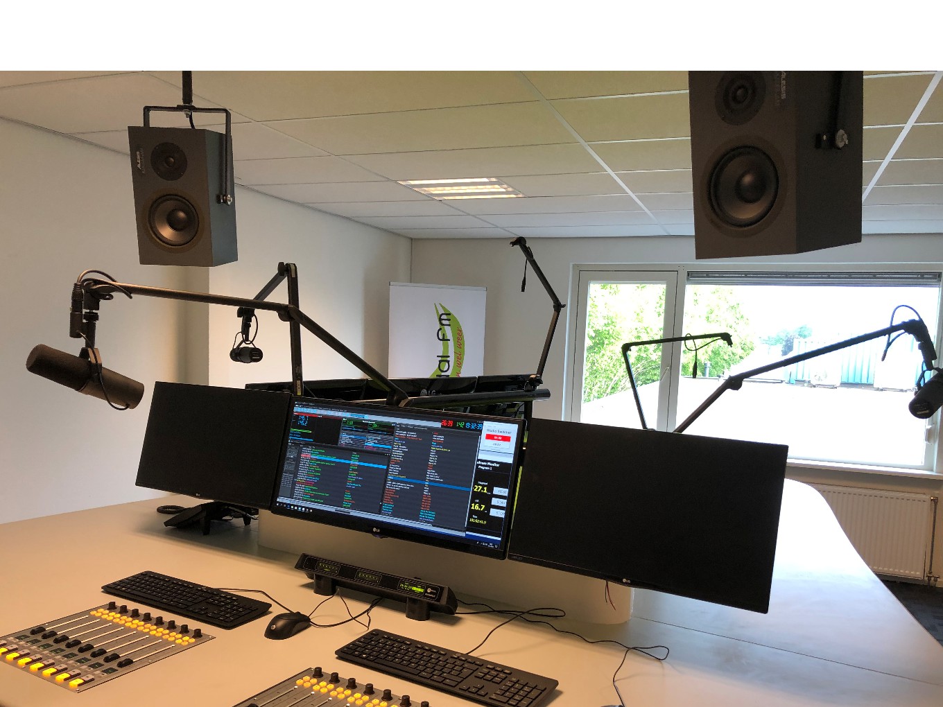 Vechtdal FM neemt nieuwe radiostudio in gebruik