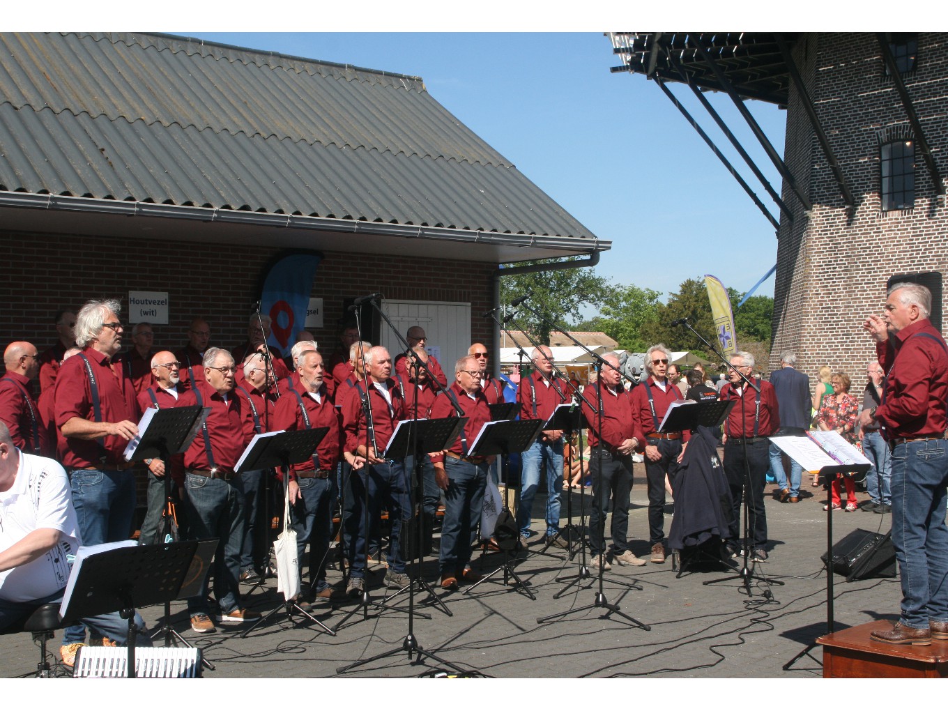 Zangmiddag met Stuwzangers en Scheepsjagers in Oudleusen