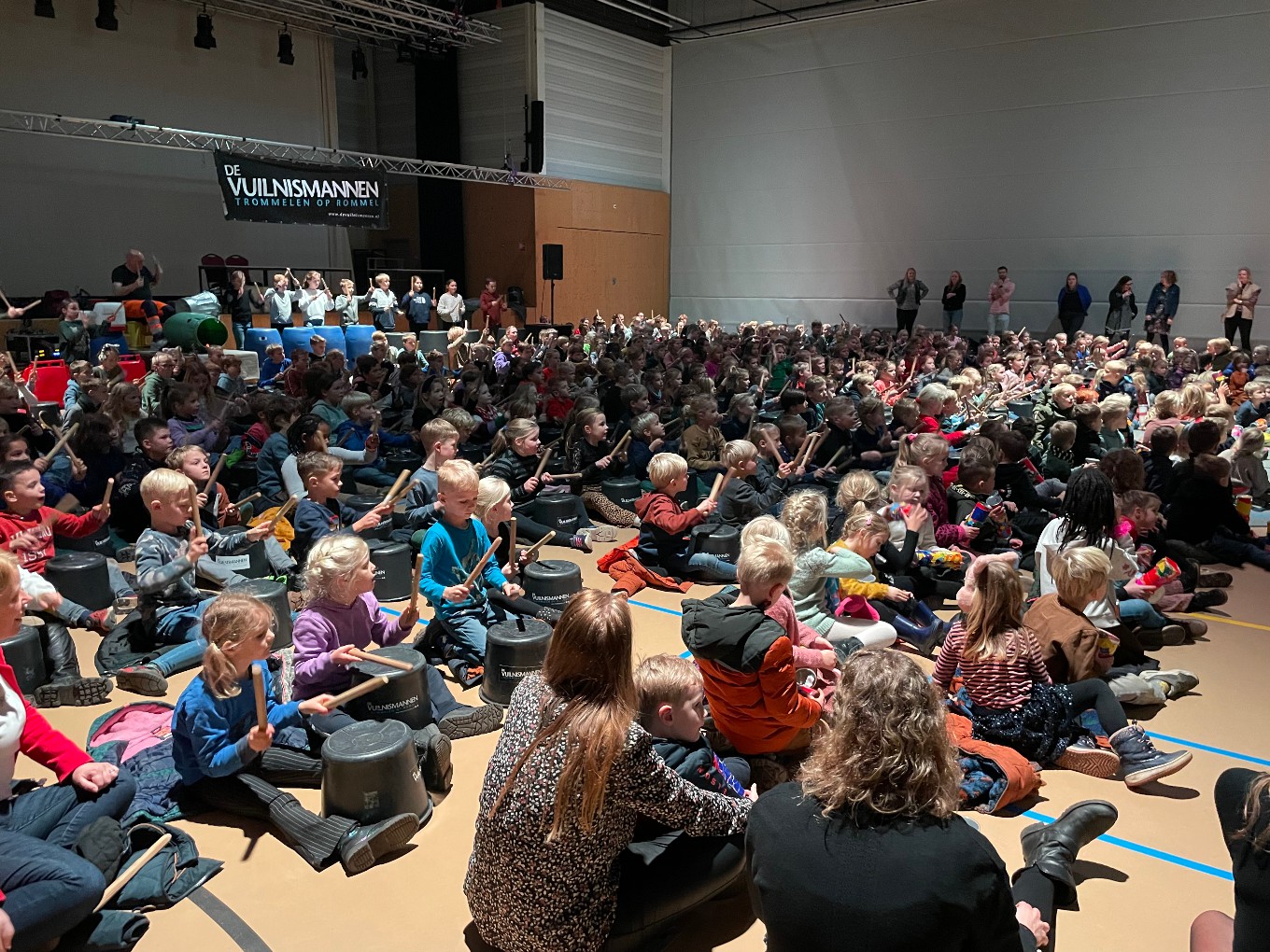 Directeur Polhaar neemt afscheid van school