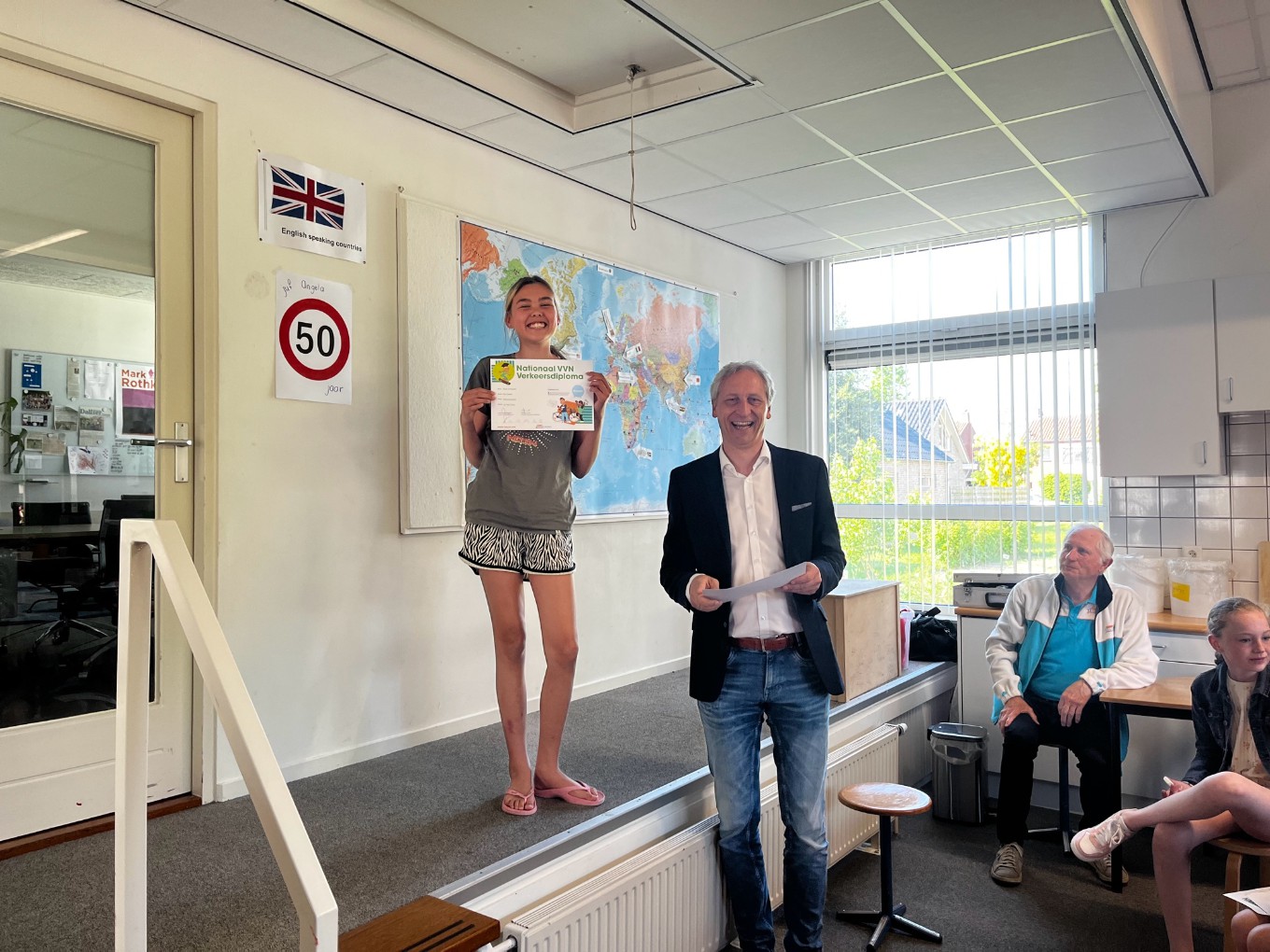 Wethouders gemeente Dalfsen reiken verkeersdiploma’s uit