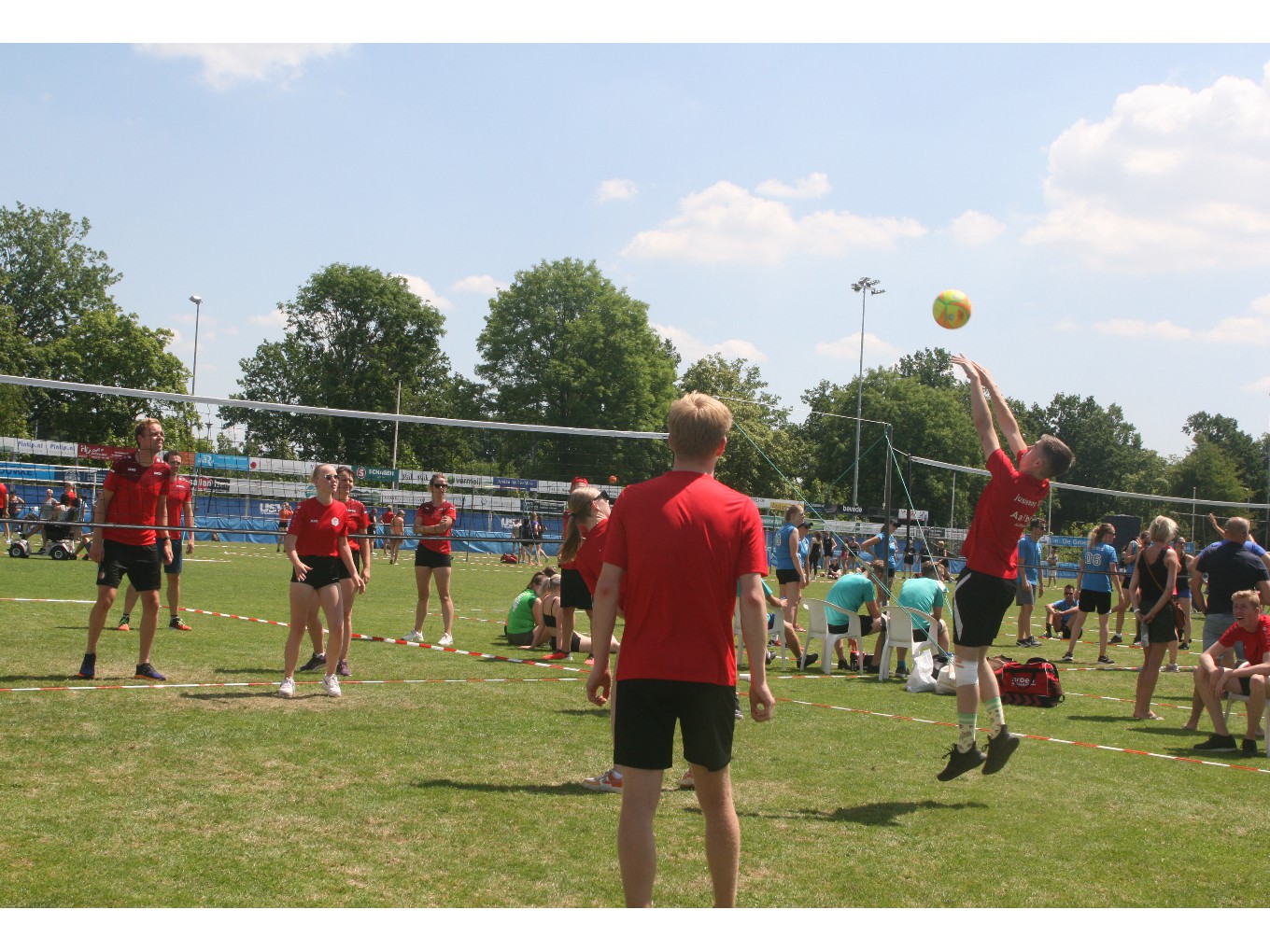 Feestelijke 50e editie van Plus Luuk Tijs volleybaltoernooi in Nieuwleusen