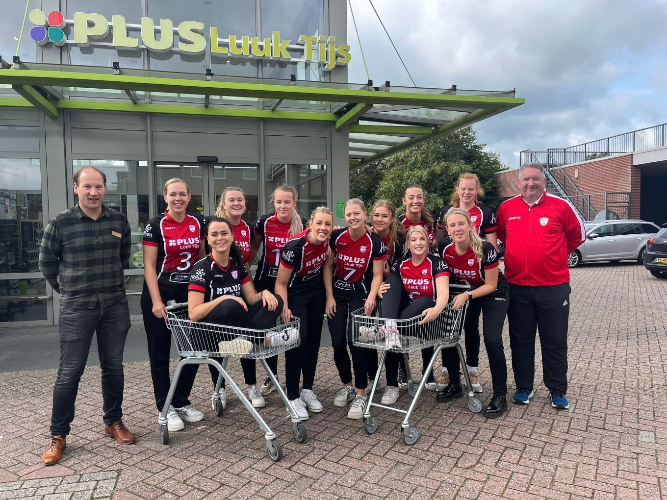 Flash Dames 1 verliest met opgeheven hoofd