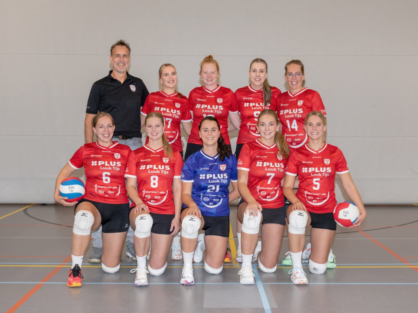 Flash dames 1 verliest kansloos van sterk Tjoba