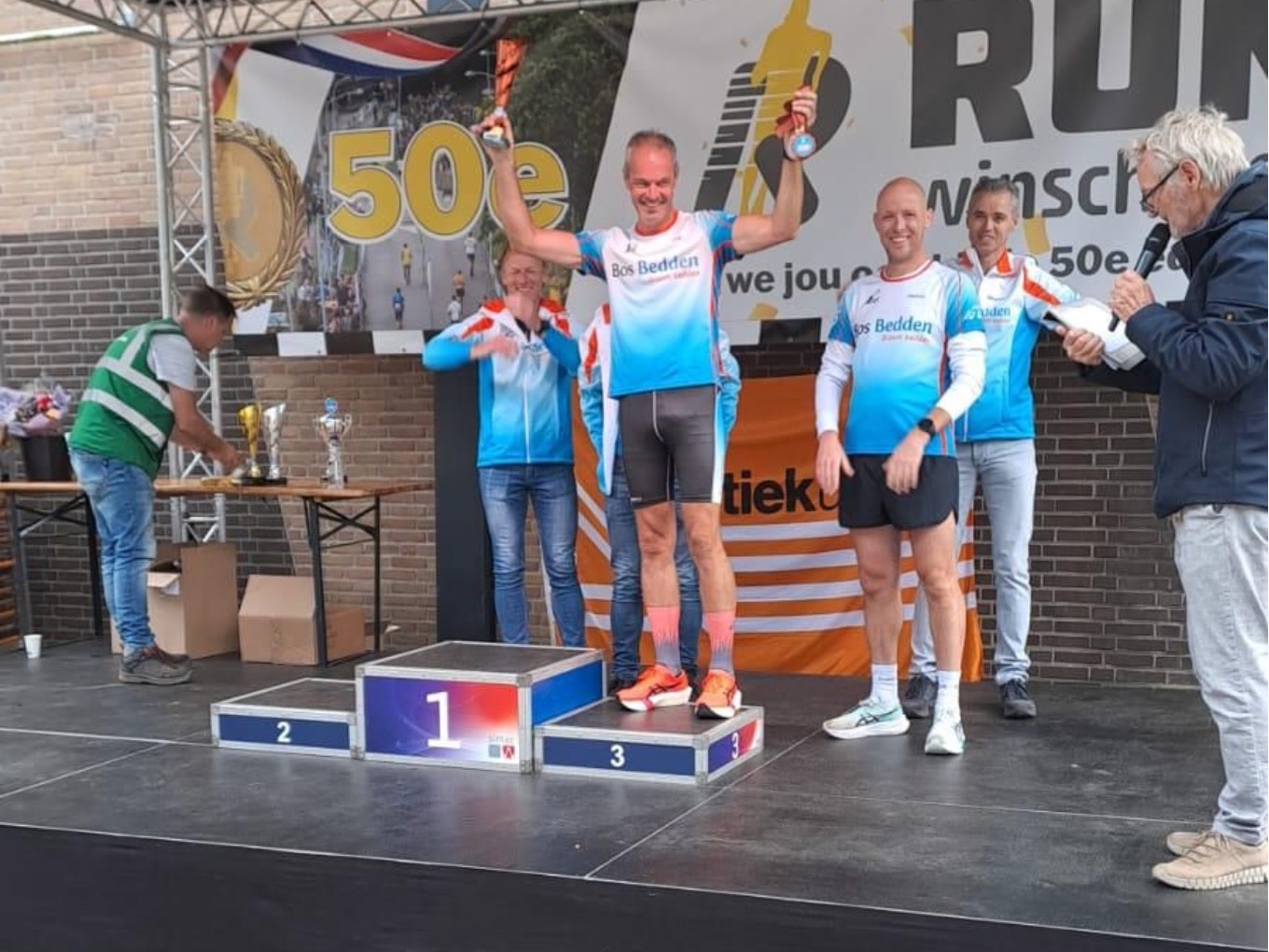 Podiumplaats voor AG’85-lopers bij Run 100 KM in Winschoten