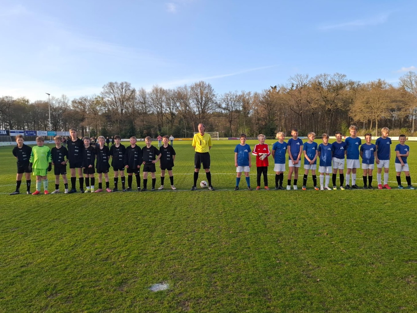De Spiegel wint spannende schoolvoetbalfinale in Dalfsen