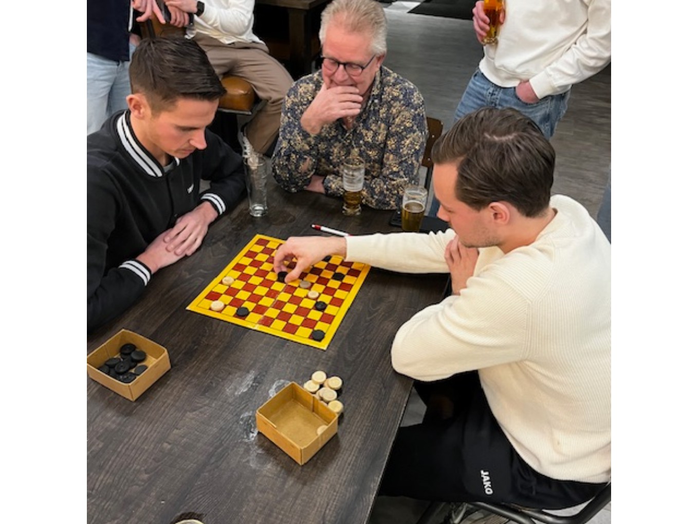 Steve Oosterkamp beste dammer op vrijwilligersavond van SV Dalfsen