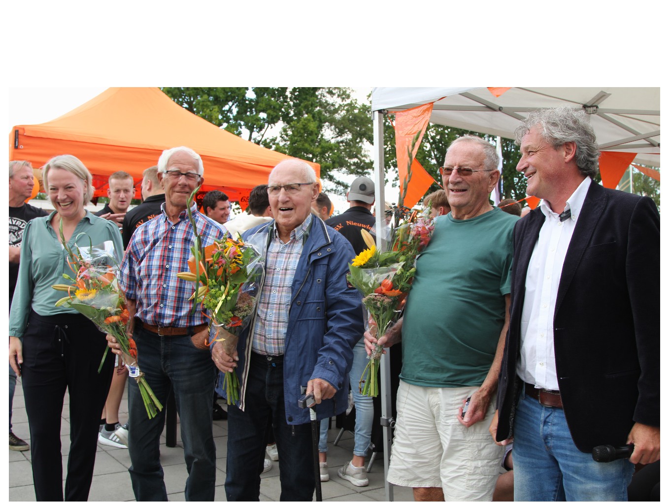 S.V. Nieuwleusen huldigt 45 jubilarissen tijdens jubileumweekend