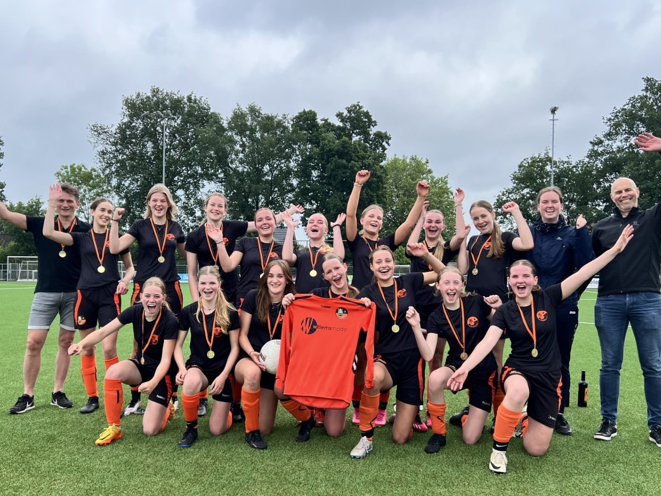 S.V. Nieuwleusen MO17-1 kampioen 1e klasse