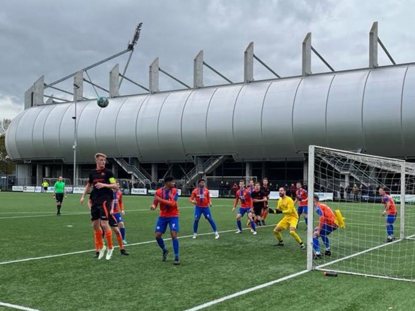 Volwassen S.V. Nieuwleusen wint van Oranje Nassau