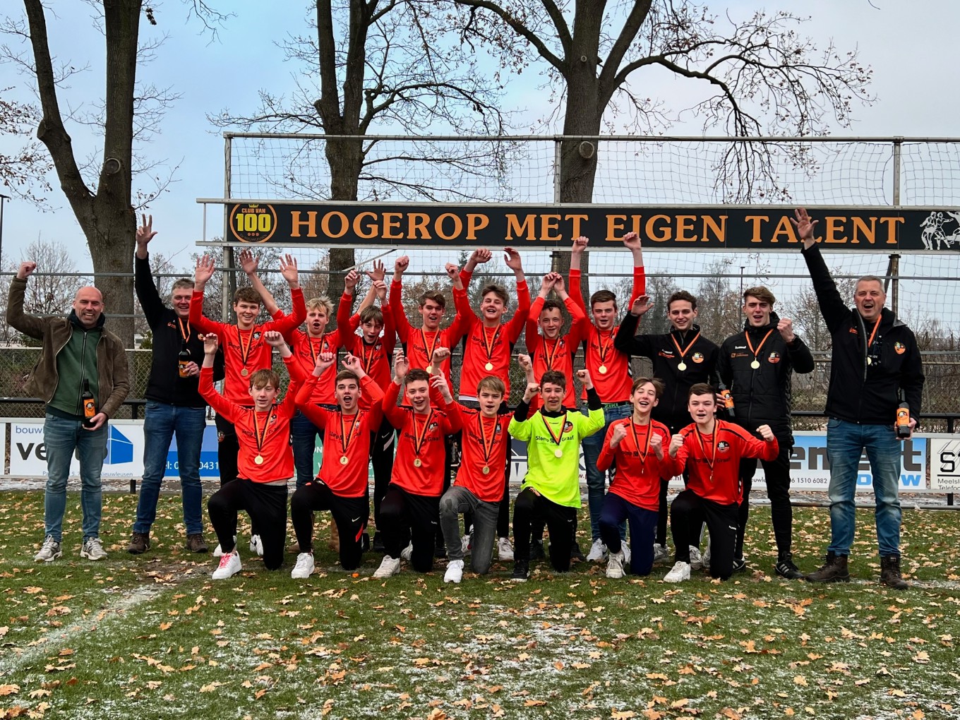 S.V. Nieuwleusen JO15-1 kampioen