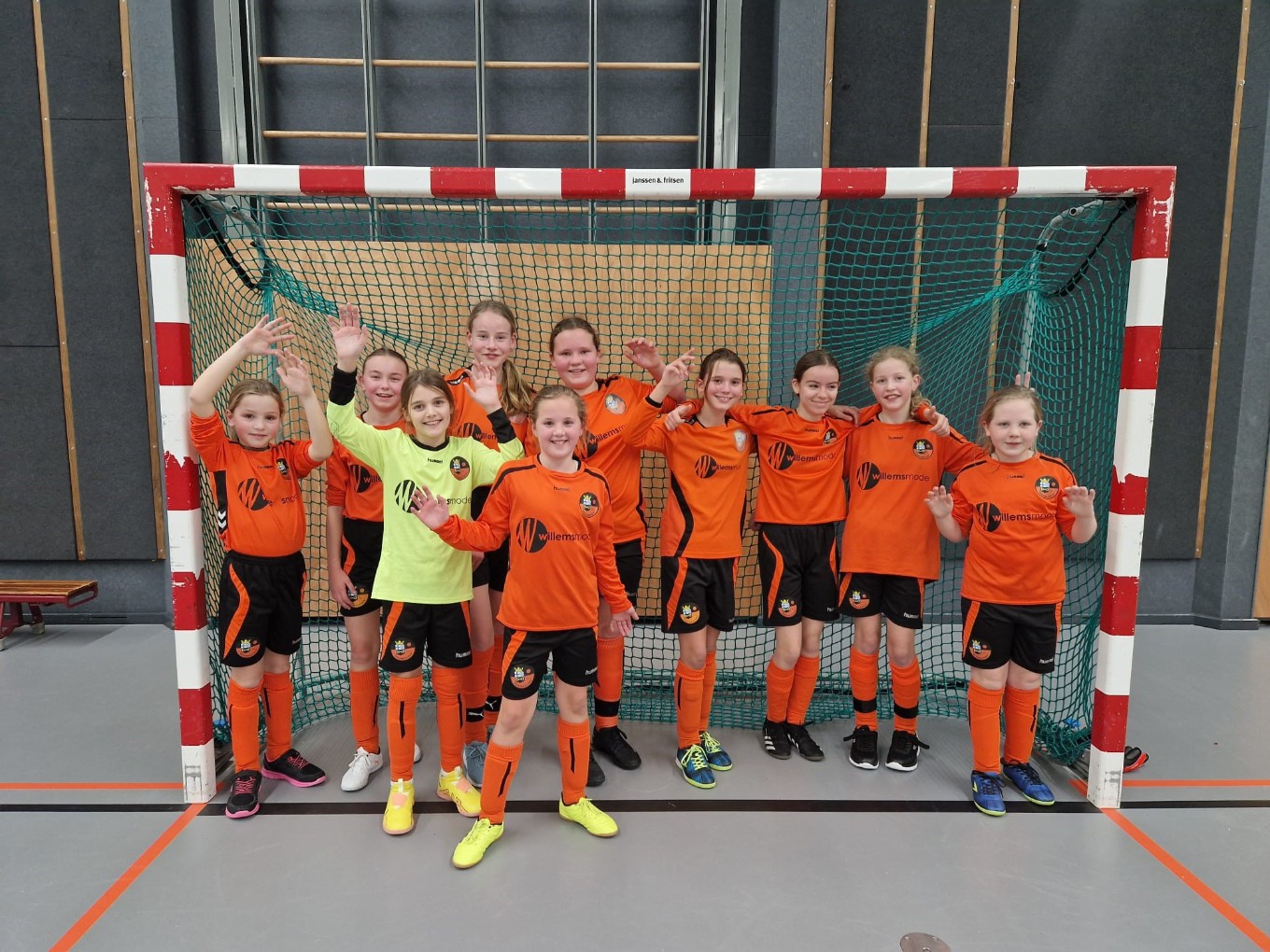 S.V. Nieuwleusen MO11-1 kampioen in de zaal