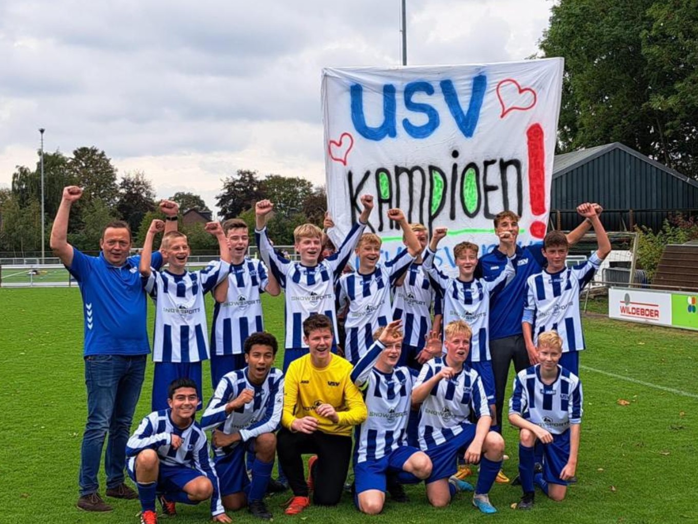 Team USV Nieuwleusen JO15-1 kampioen