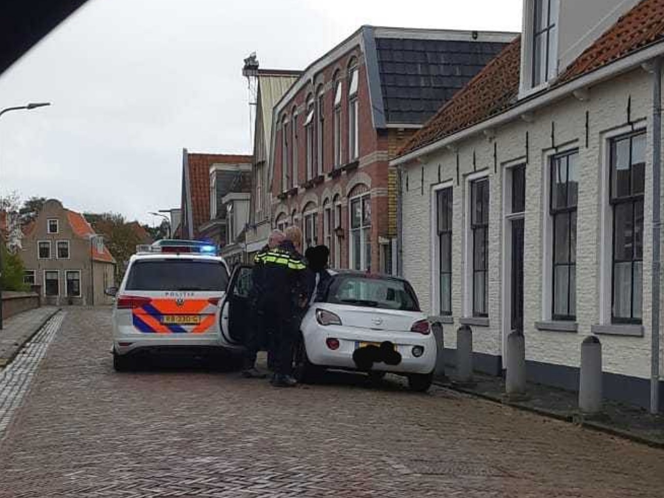 Man die auto niet terugbrengt na proefrit bij autobedrijf Ophoff aangehouden
