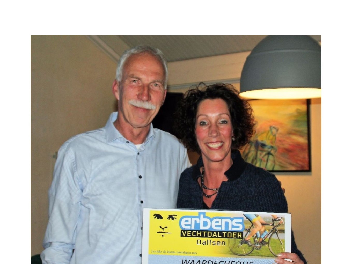 Toerclub Dalfsen: ruim 3000 euro voor Ronald McDonald Huis