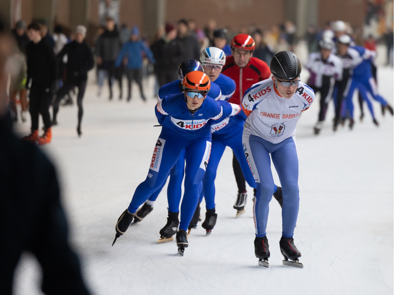 Nieuwleusenaren schaatsen voor goede doelen