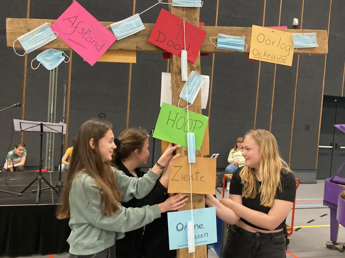Agnieten College houdt gezamenlijk Paasviering