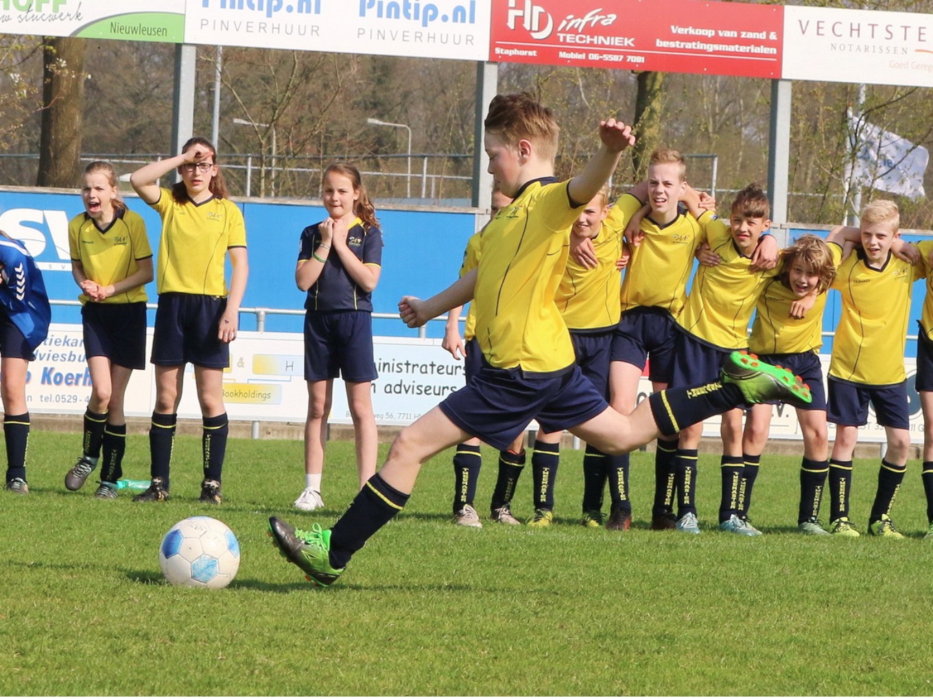 Spannend slot van schoolvoetbal Nieuwleusen